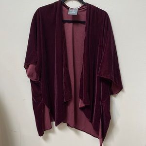 Isabella Bleu shrug